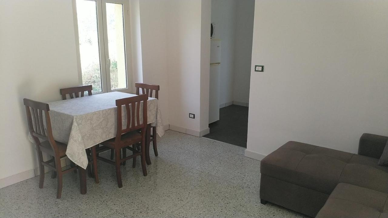 Lake Retreat - Maiella Apartment - Beautiful Lake And Mountain Views Casoli  Eksteriør billede