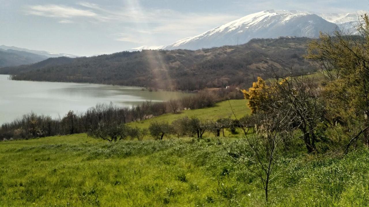Lake Retreat - Maiella Apartment - Beautiful Lake And Mountain Views Casoli  Eksteriør billede