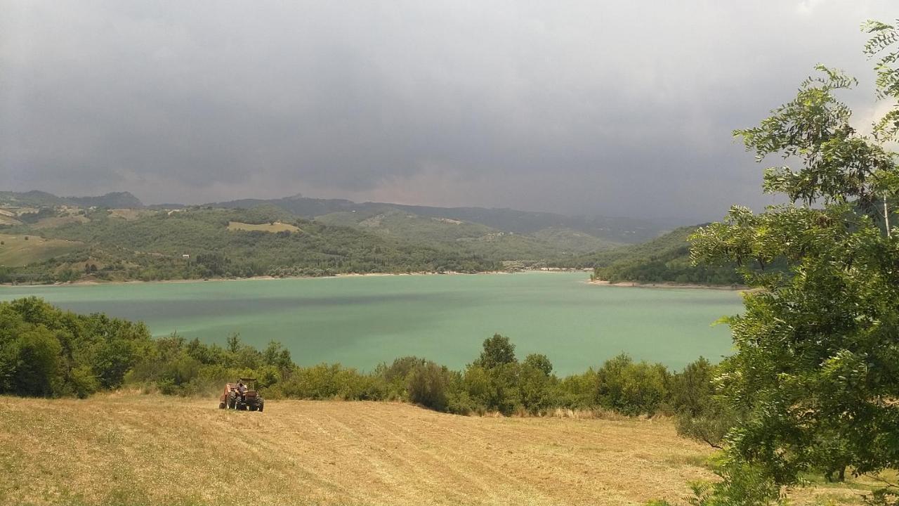 Lake Retreat - Maiella Apartment - Beautiful Lake And Mountain Views Casoli  Eksteriør billede