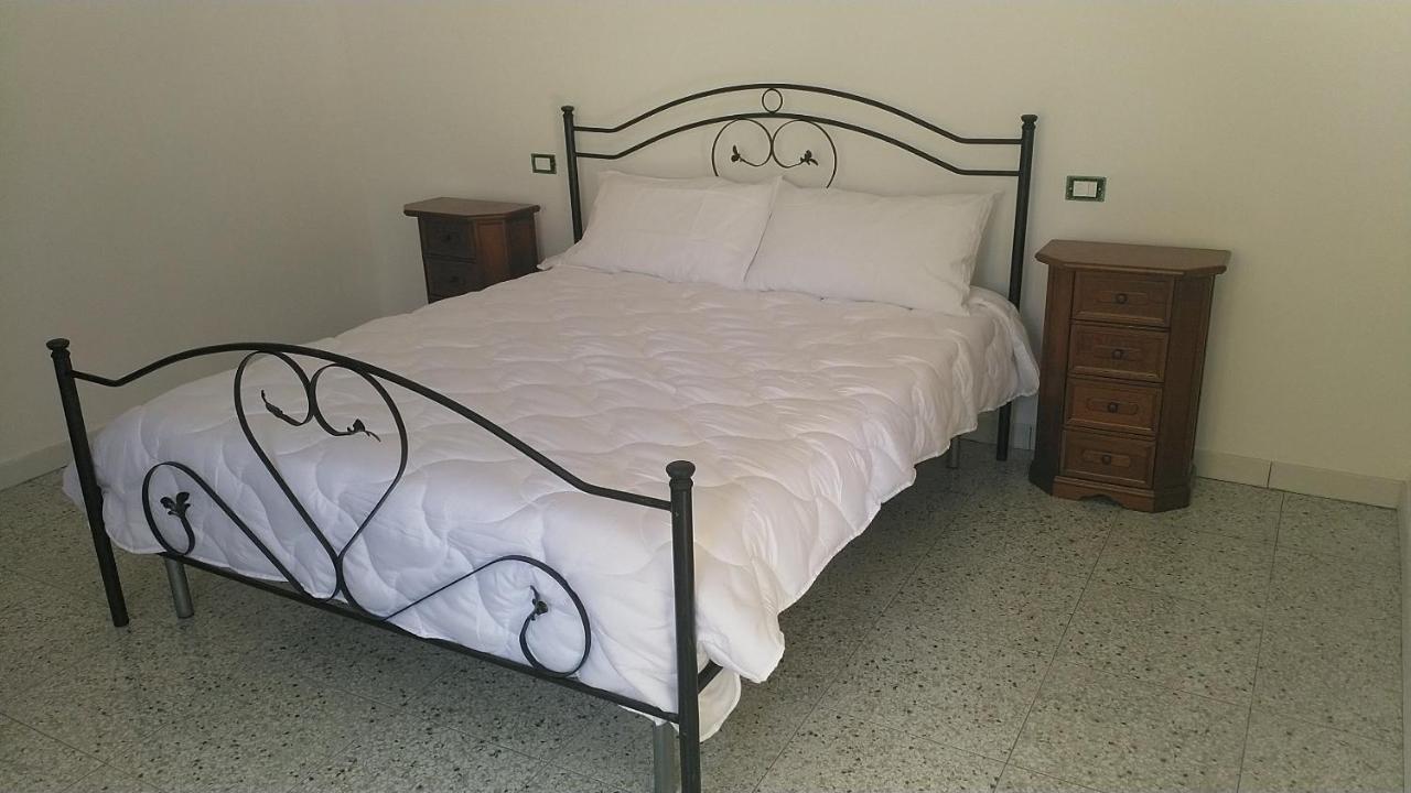 Lake Retreat - Maiella Apartment - Beautiful Lake And Mountain Views Casoli  Eksteriør billede