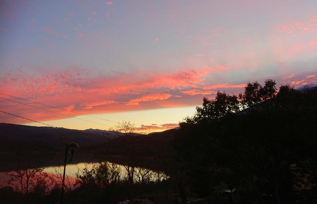 Lake Retreat - Maiella Apartment - Beautiful Lake And Mountain Views Casoli  Eksteriør billede